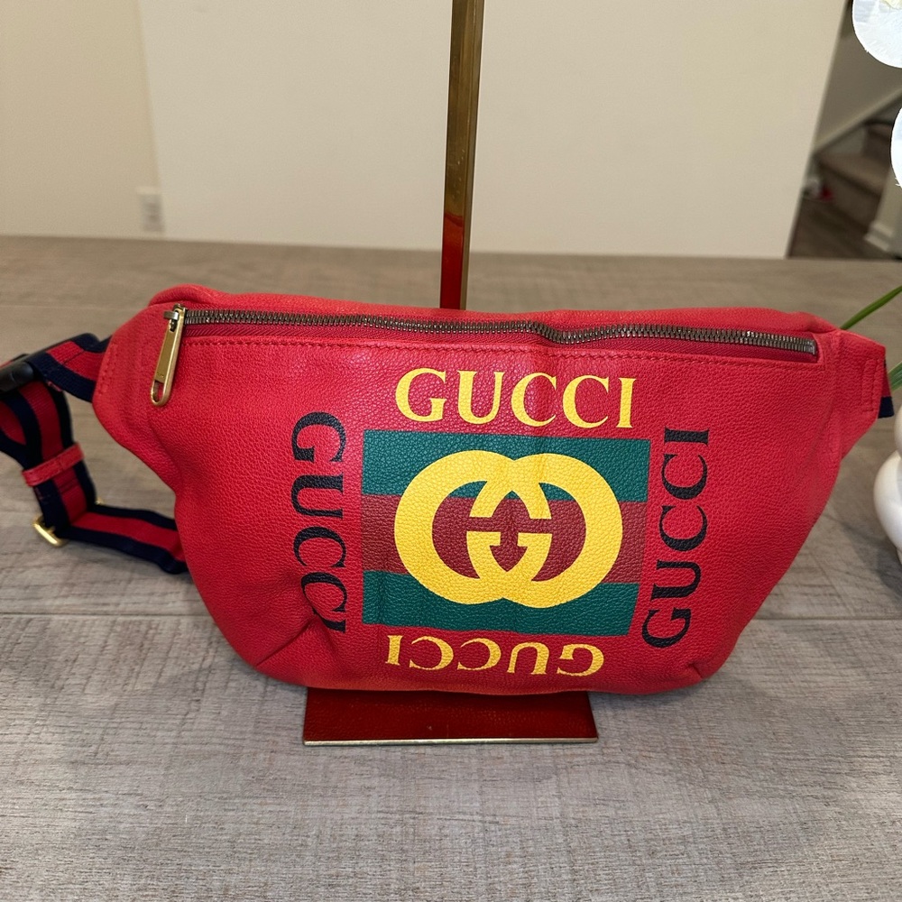 Gucci Grained Calfskin Red Leather Logo Belt Bag